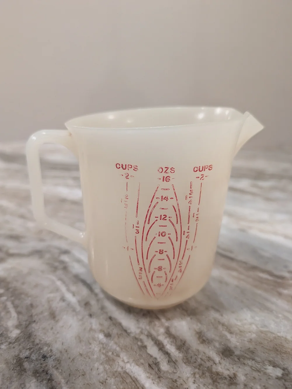 Vintage Tupperware 2 Cup Measuring Pitcher